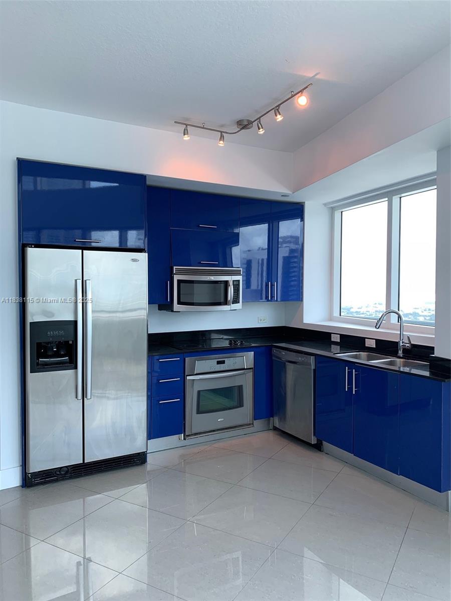 INFINITY AT BRICKELL COND - Residential Lease