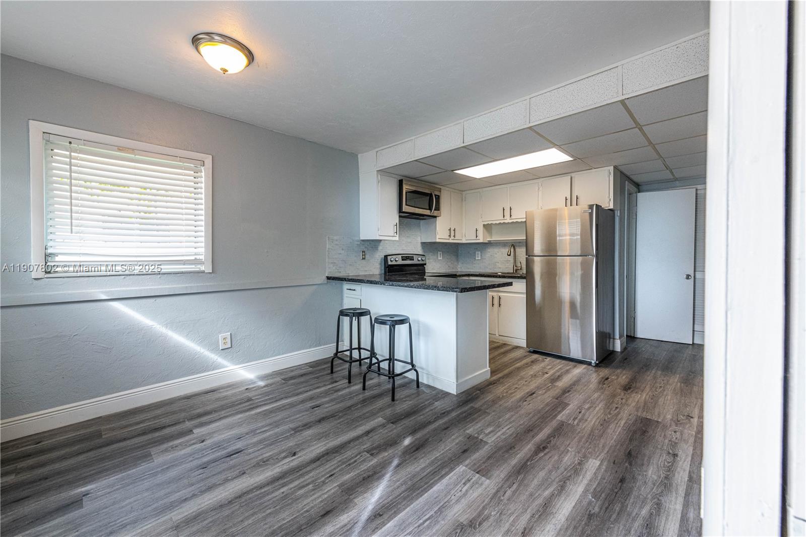 LAUDERDALE - Residential Lease