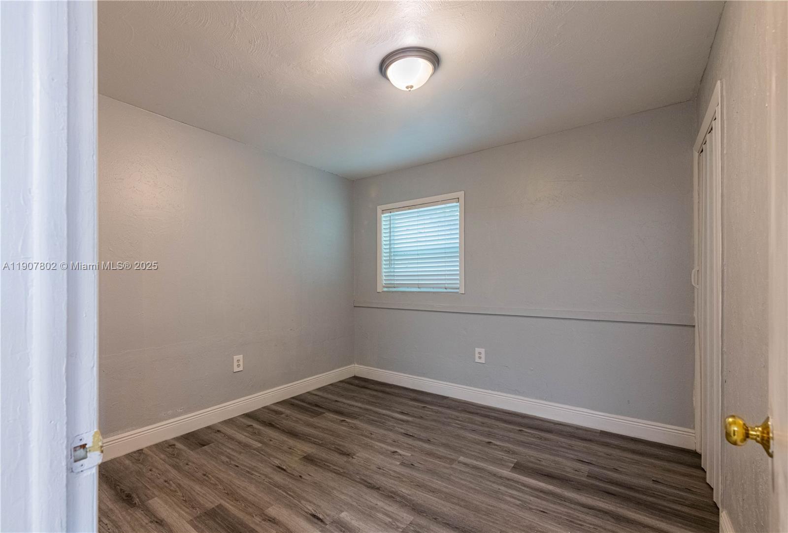 LAUDERDALE - Residential Lease