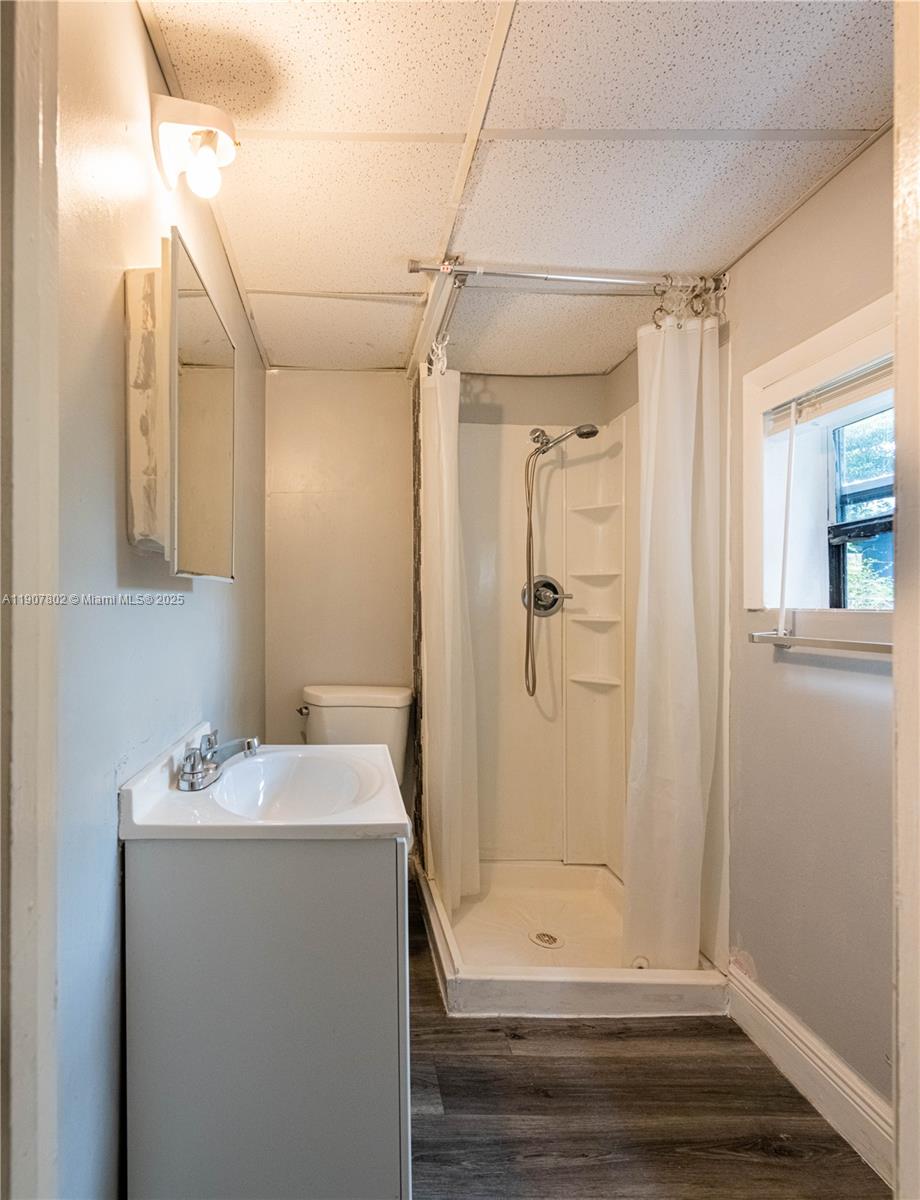 LAUDERDALE - Residential Lease