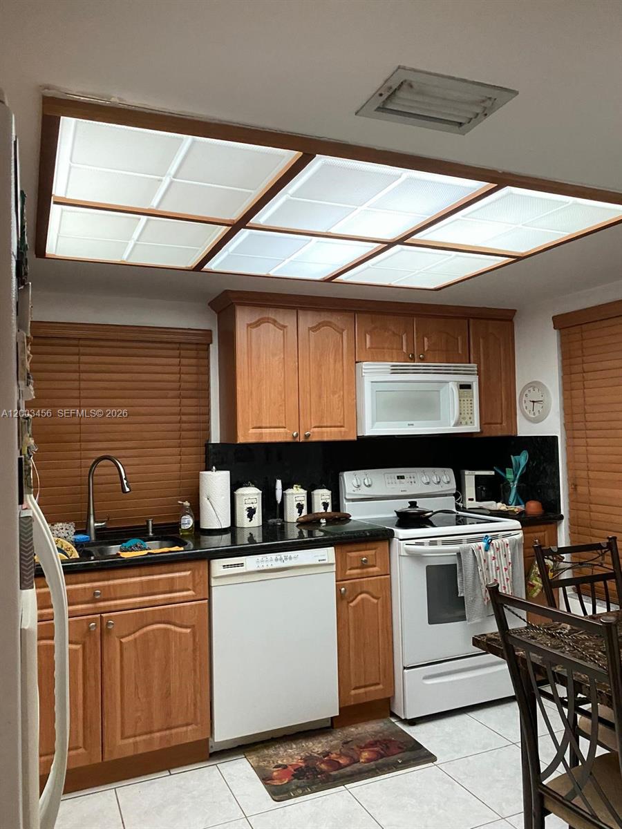 LKS OF MEADOW VILG HOMES - Residential