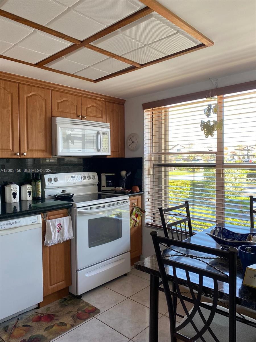 LKS OF MEADOW VILG HOMES - Residential