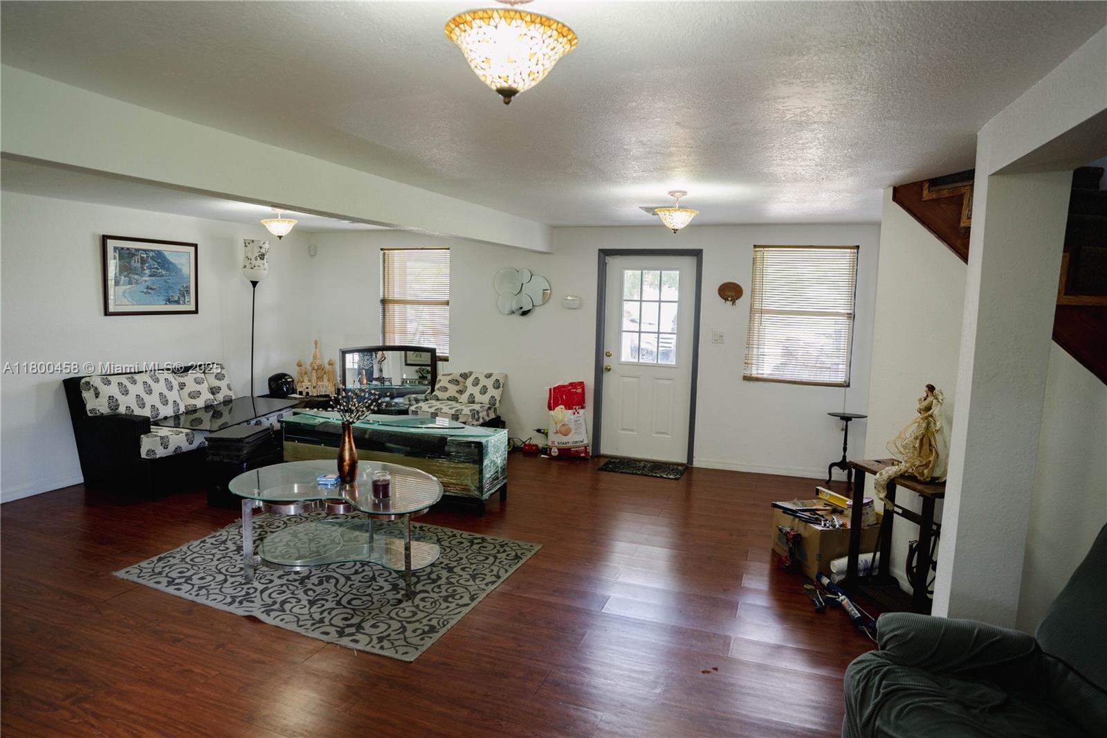 J. R. RANCHETTES - Residential