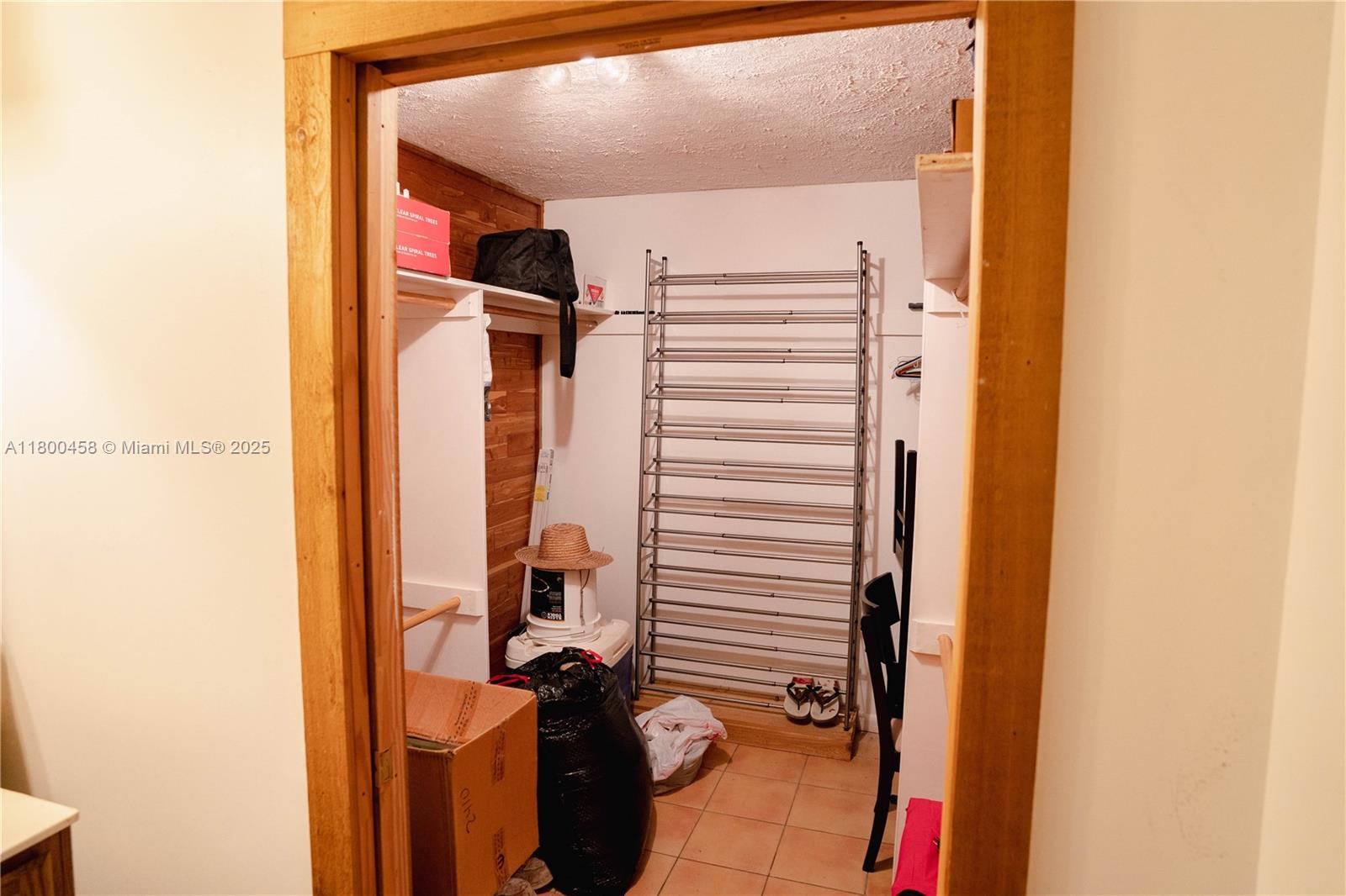 J. R. RANCHETTES - Residential