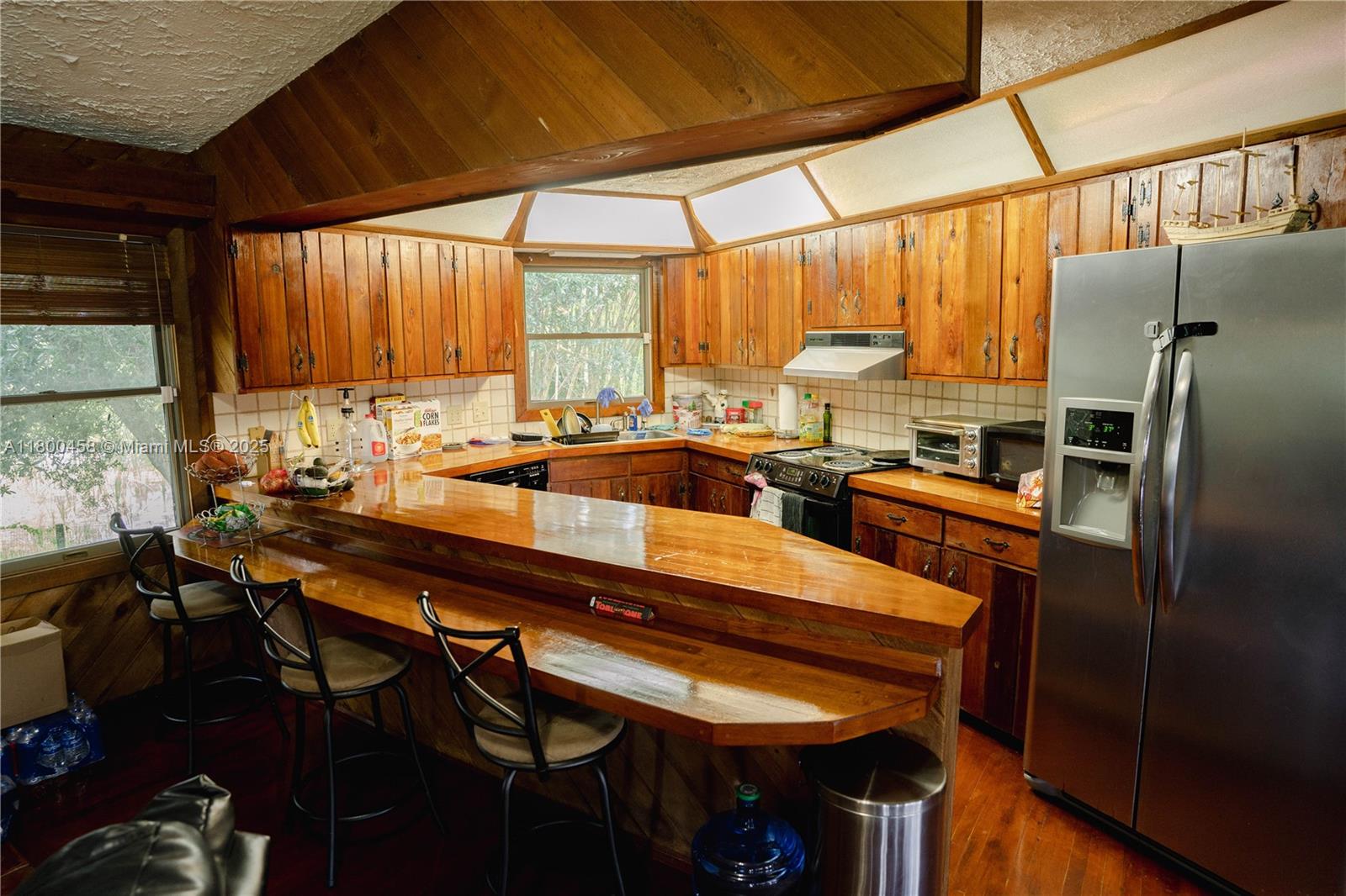 J. R. RANCHETTES - Residential