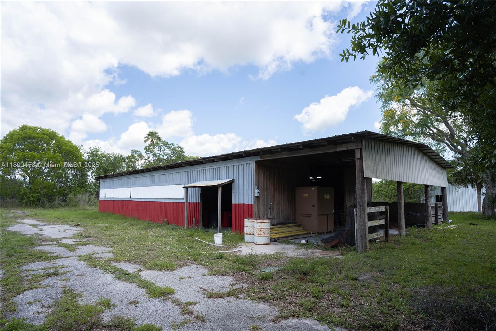 J. R. RANCHETTES - Residential