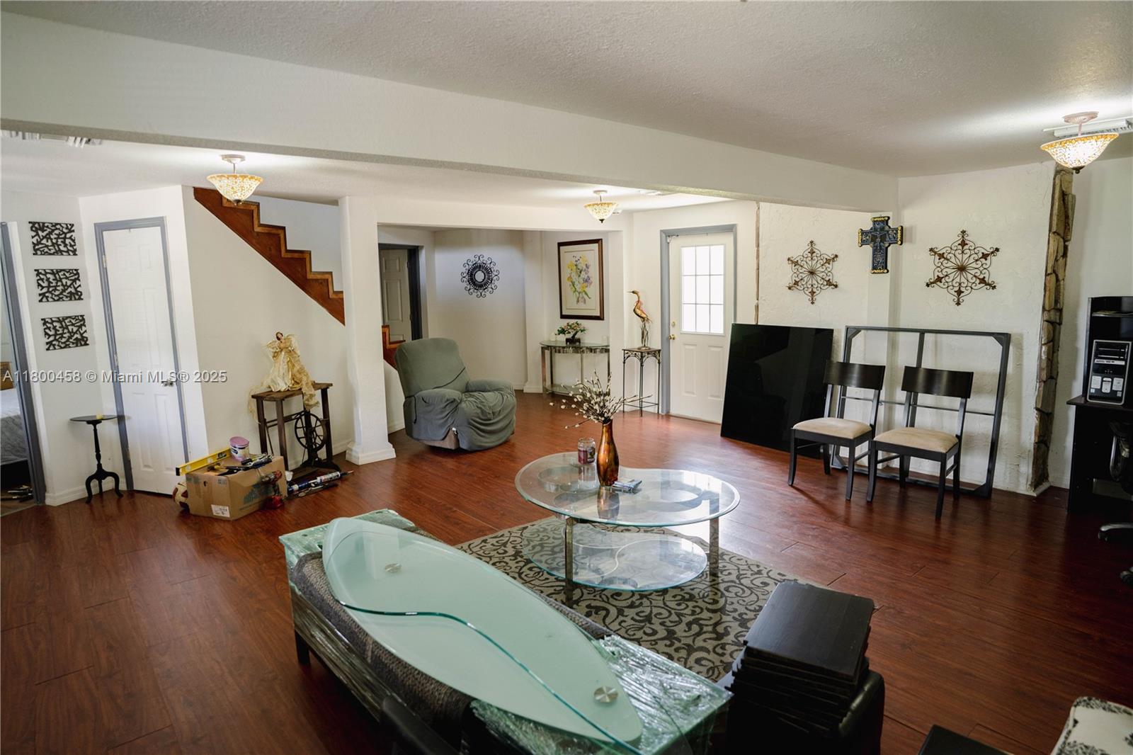 J. R. RANCHETTES - Residential