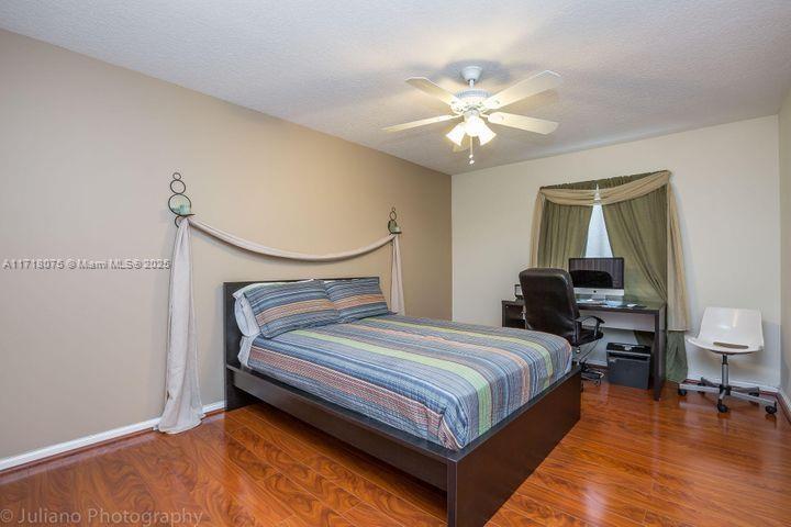 KENSINGTON - Residential