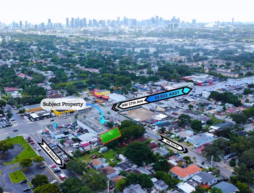 This 2,470 SF property includes a remodeled 970 SF office with an open floor plan plus one private office room for an administrator, and a 1,500 SF warehouse with a drive-in bay door for loading and unloading. It offers 2 separate entrances, gated parking, and 2 bathrooms (one with a shower).

Suitable for businesses such as e-commerce fulfillment/online retail hubs/dropshipping centers, wholesale distribution/import-export bases/logistics staging, artisan workshops/craft production/custom manufacturing, contractor repairs/trades storage/equipment service bases, content creation studios/photography setups/video production spaces, or fitness training facilities/yoga classes/personal gym hubs.

Current tenant vacates December 1st—contact for a viewing to claim this space.