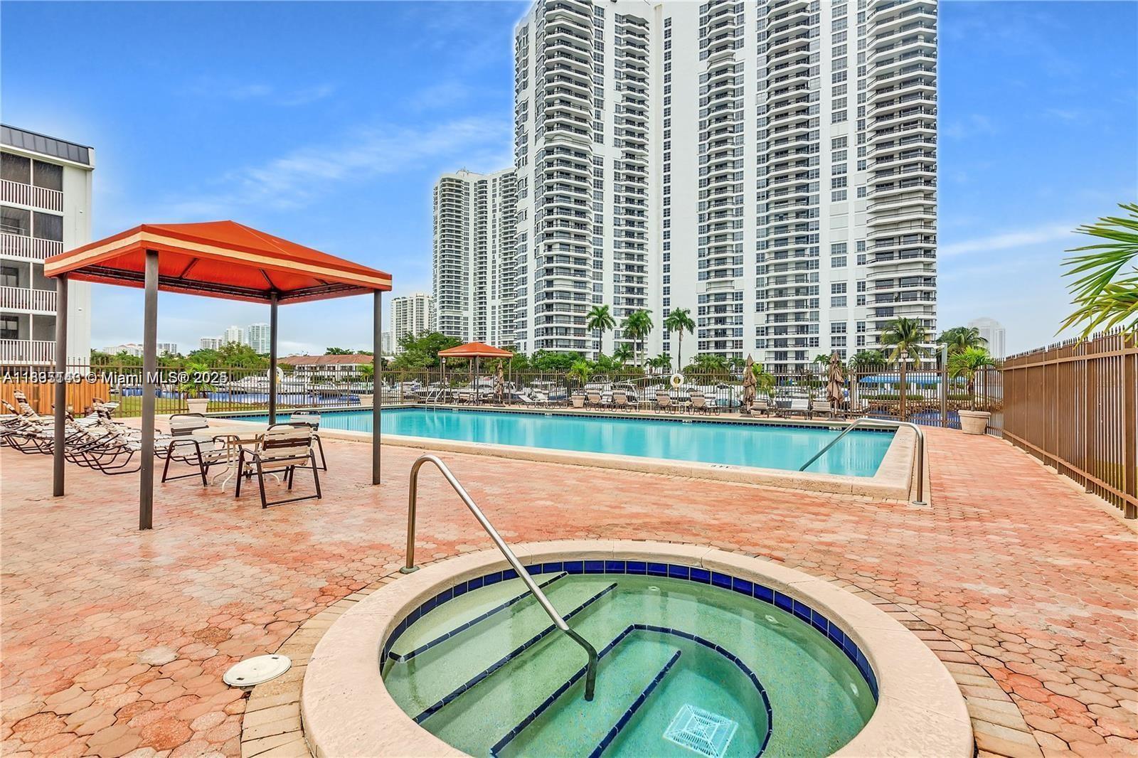 SOUTHVIEW AT AVENTURA CON - Residential