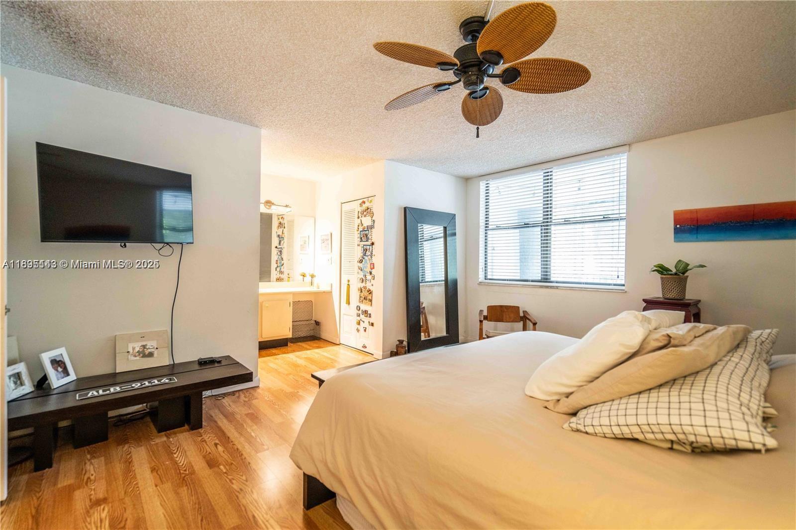 SOUTHVIEW AT AVENTURA CON - Residential