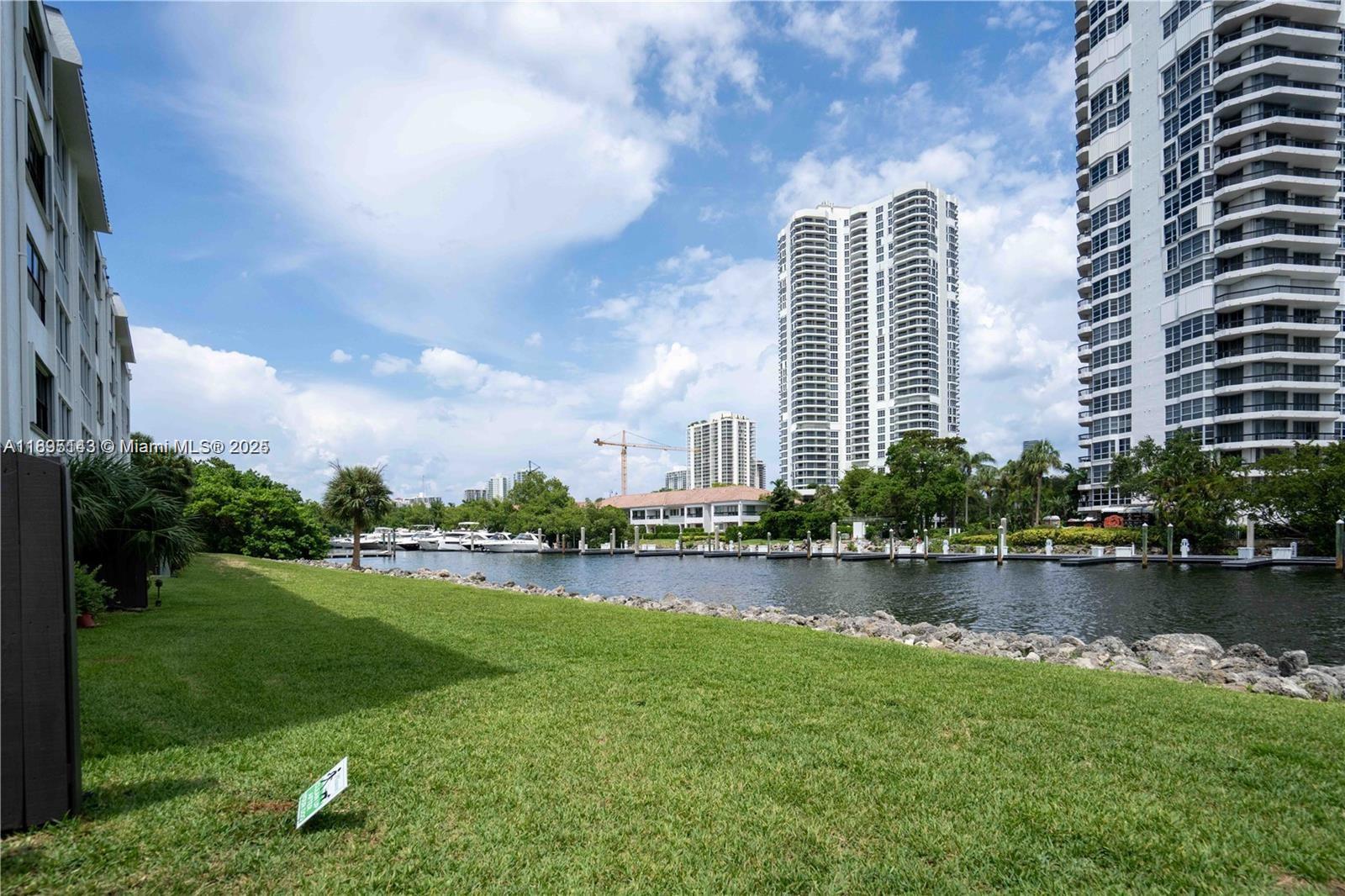 SOUTHVIEW AT AVENTURA CON - Residential