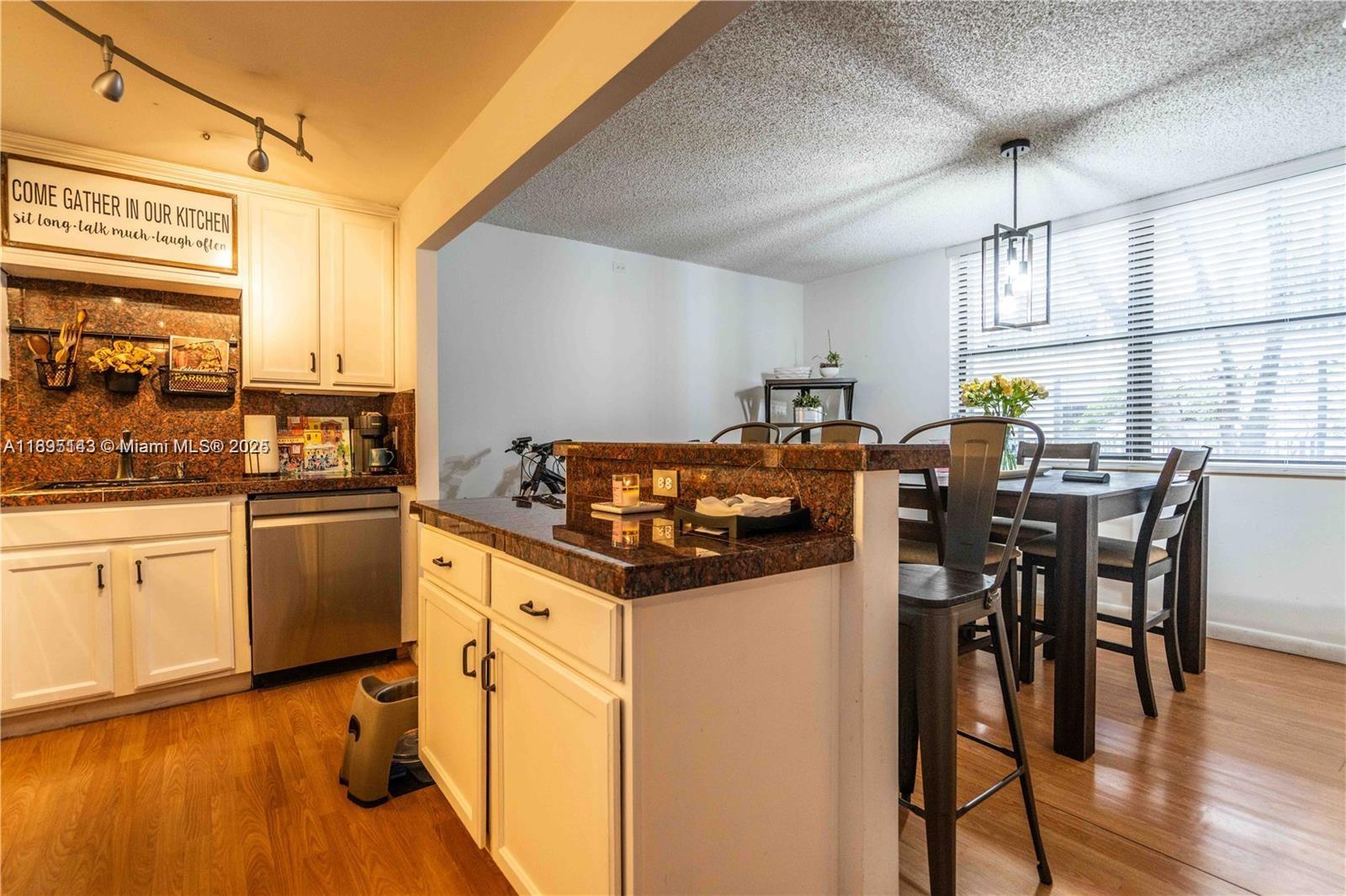 SOUTHVIEW AT AVENTURA CON - Residential