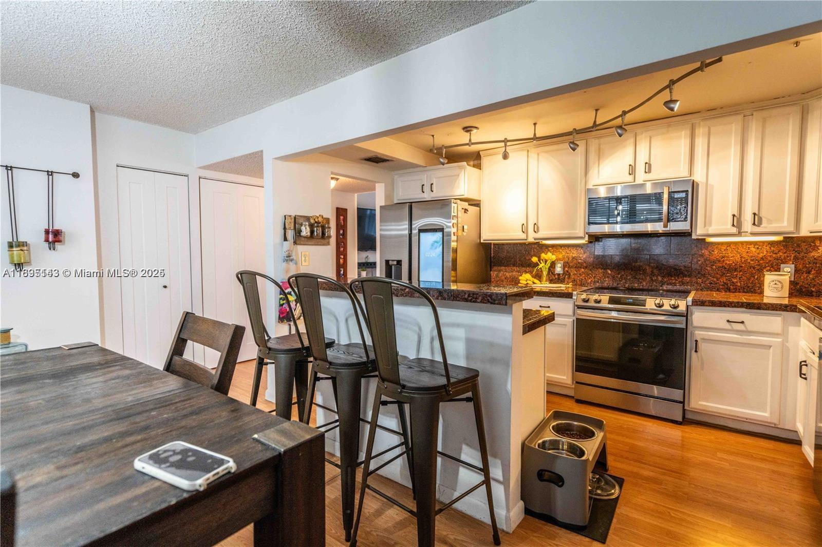 SOUTHVIEW AT AVENTURA CON - Residential