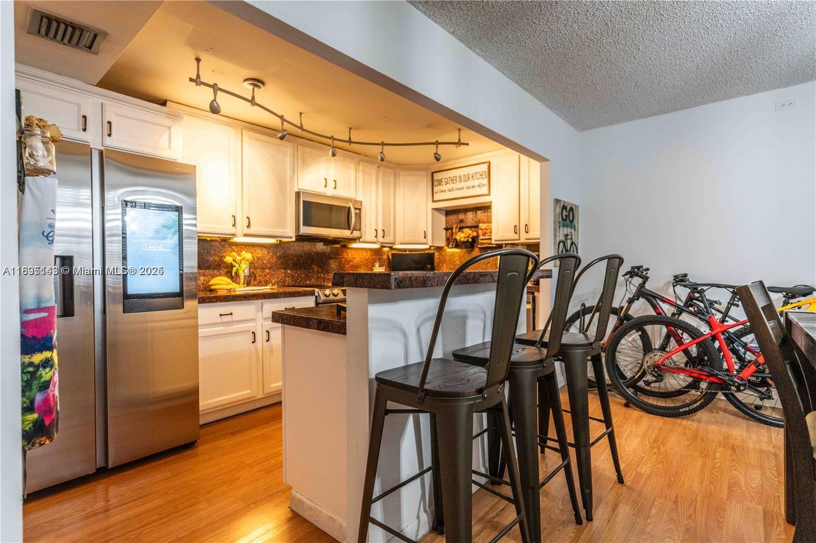 SOUTHVIEW AT AVENTURA CON - Residential