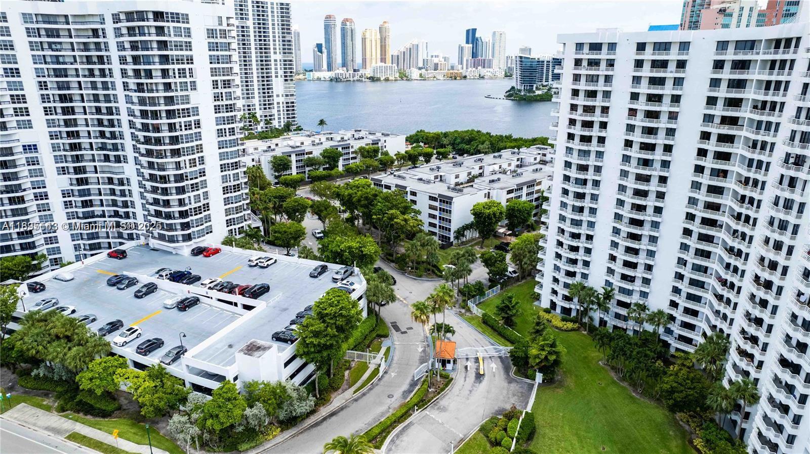 SOUTHVIEW AT AVENTURA CON - Residential