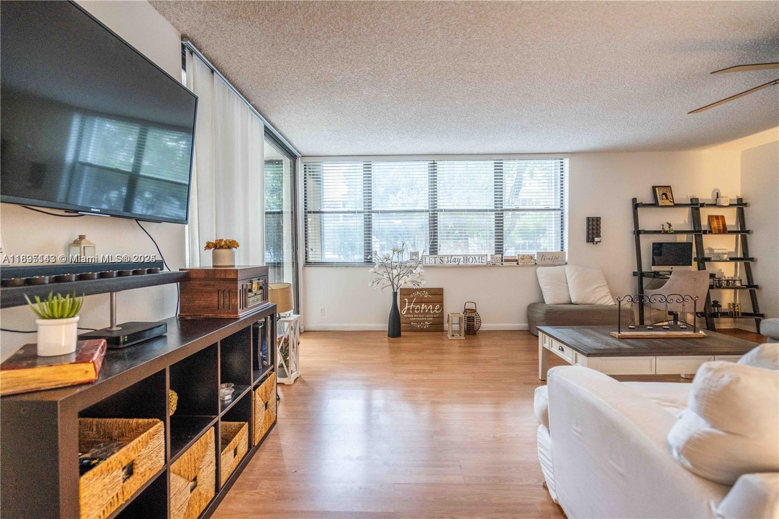 SOUTHVIEW AT AVENTURA CON - Residential