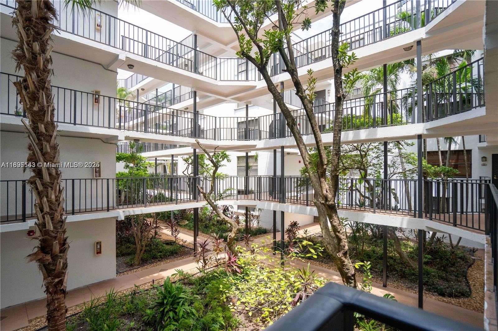 SOUTHVIEW AT AVENTURA CON - Residential