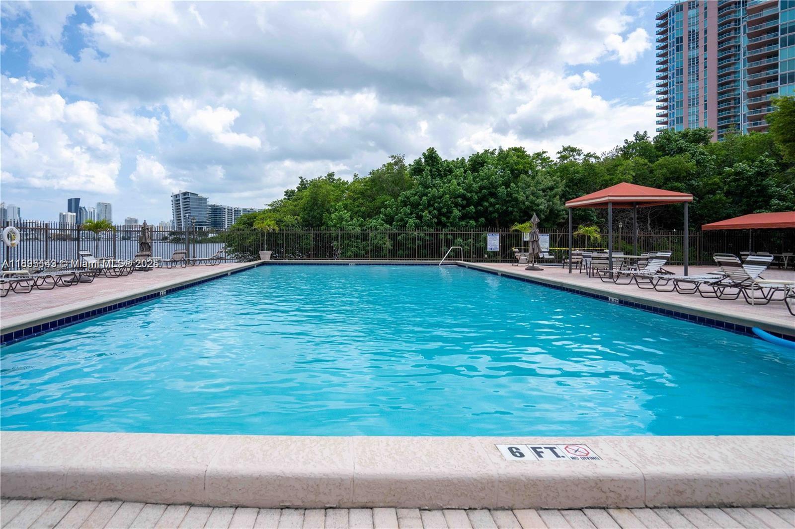 SOUTHVIEW AT AVENTURA CON - Residential