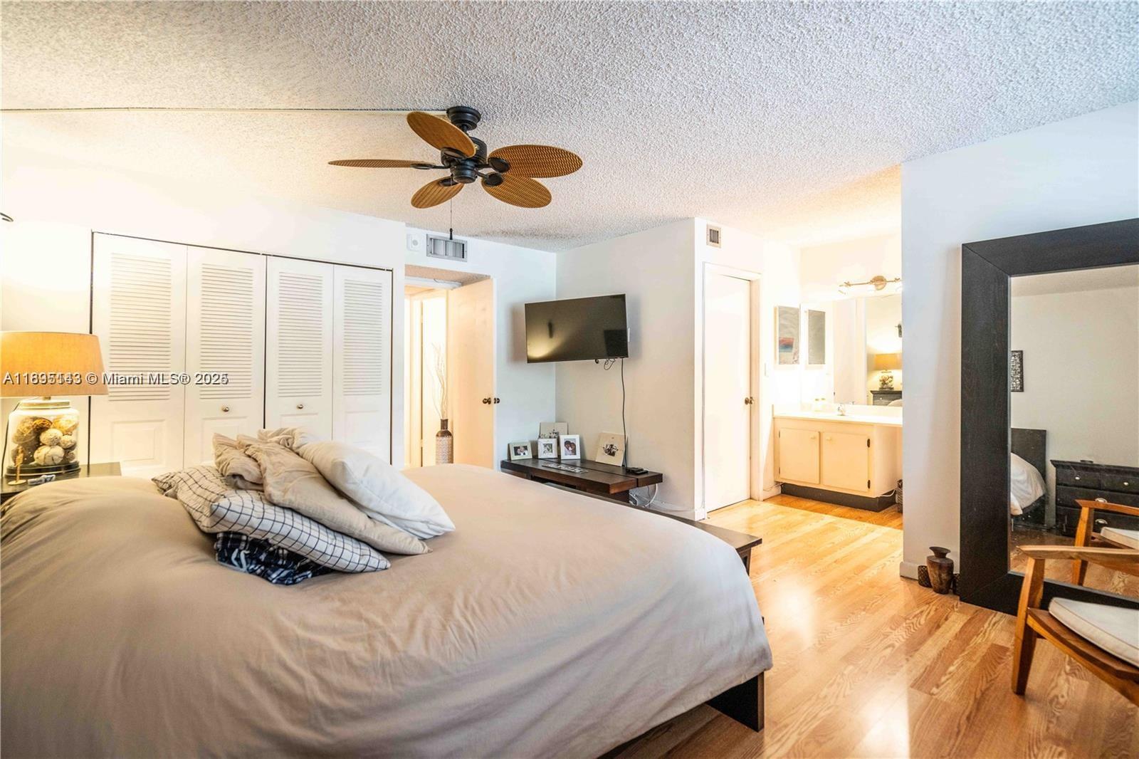 SOUTHVIEW AT AVENTURA CON - Residential