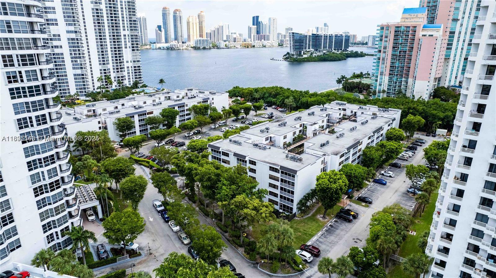 SOUTHVIEW AT AVENTURA CON - Residential