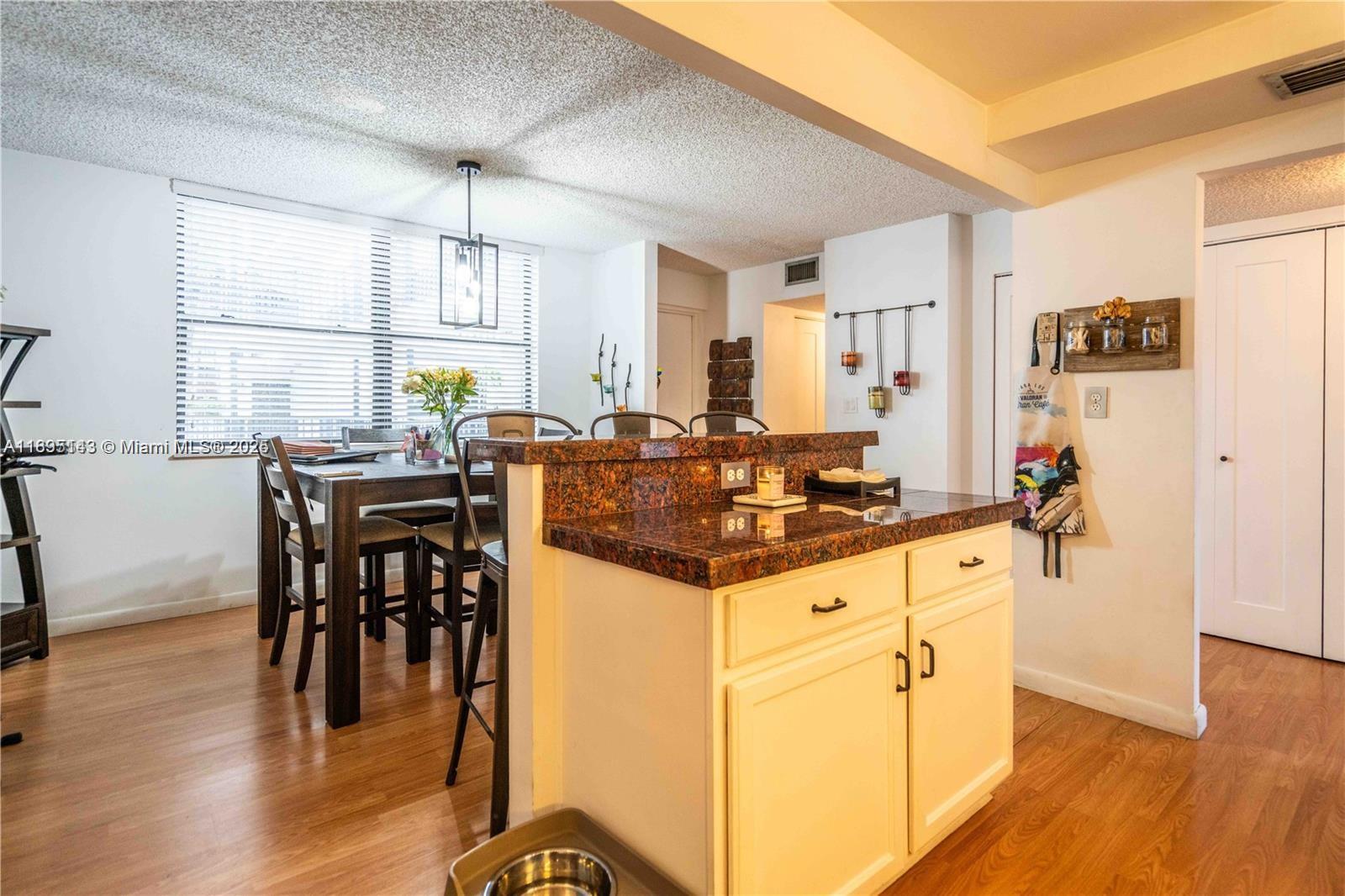 SOUTHVIEW AT AVENTURA CON - Residential