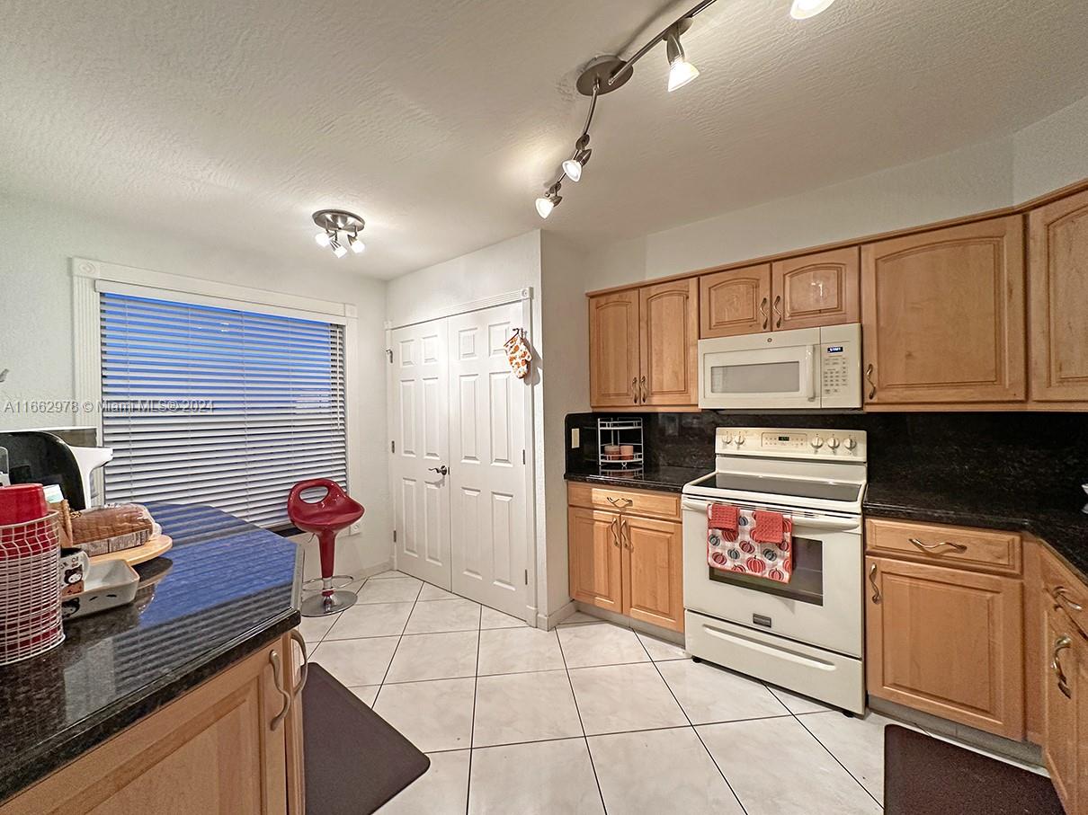 WATERS EDGE TOWERS CONDO - Residential