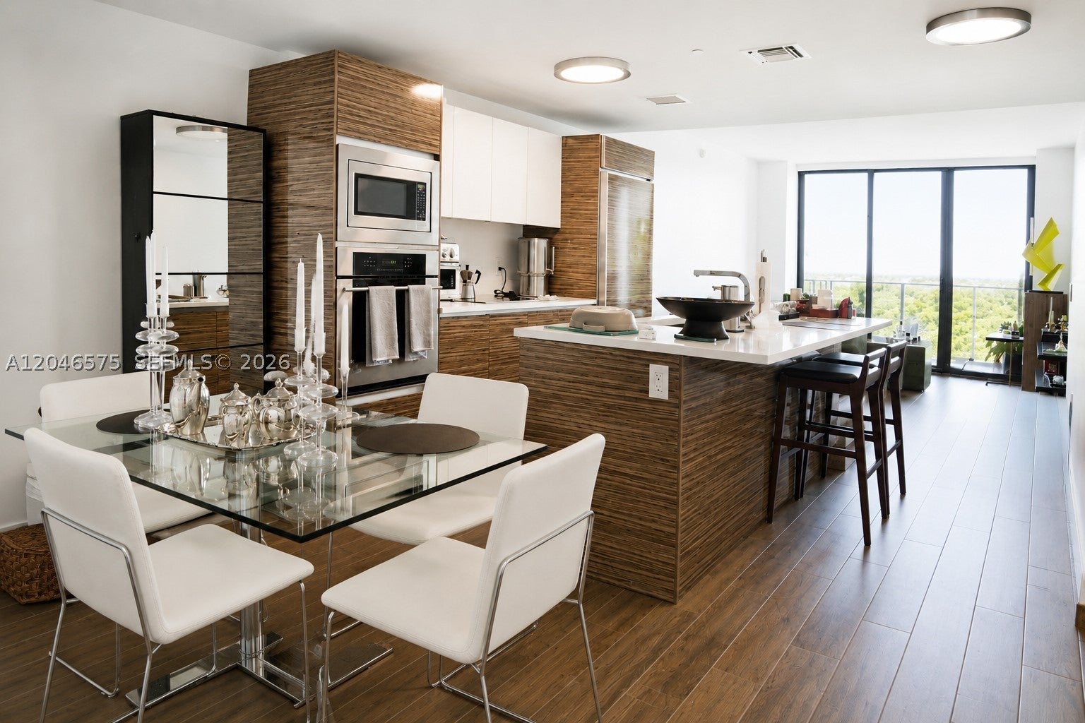 460 NE 28th St 802 - Image 1