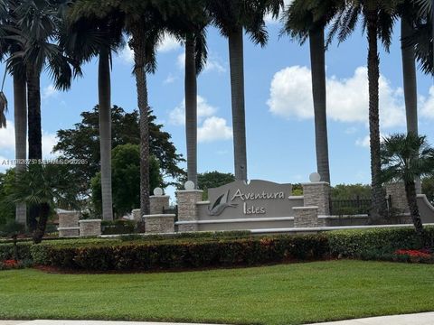 424 NE 194th Ter Miami FL 33179