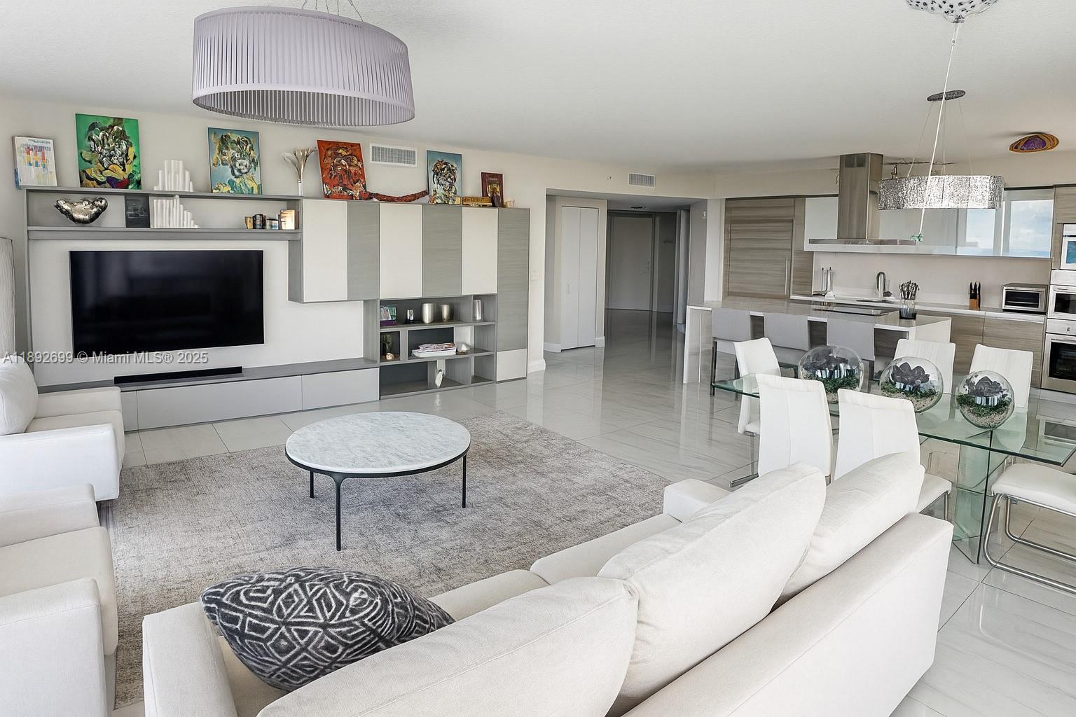PARQUE TOWERS CONDO - Residential Lease