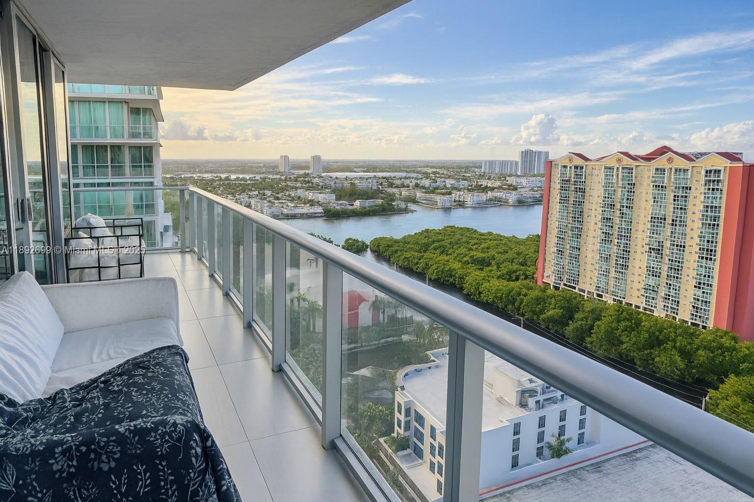 PARQUE TOWERS CONDO - Residential Lease