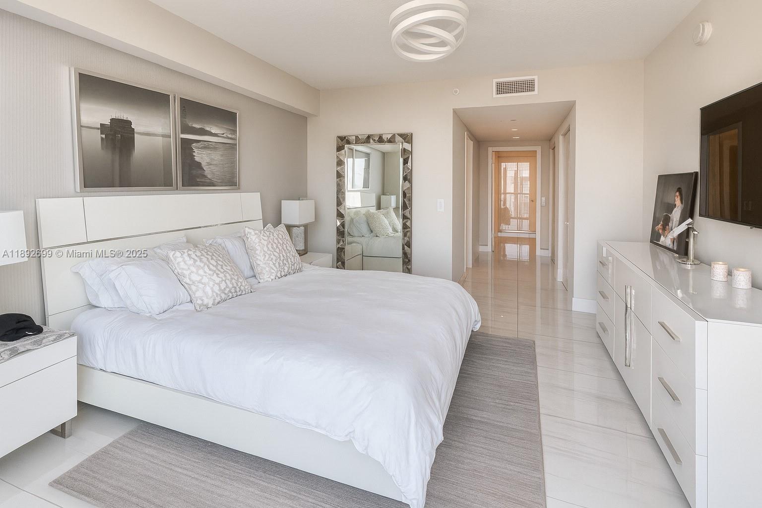 PARQUE TOWERS CONDO - Residential Lease