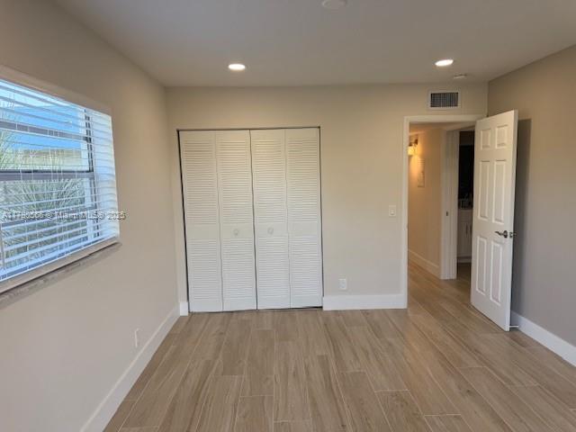 KINGS POINT FLANDERS COND - Residential Lease