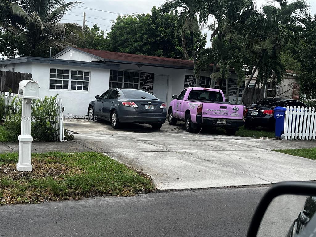 Photo of 6125 Dawson St, Hollywood, FL 33023 (MLS # A12079053)