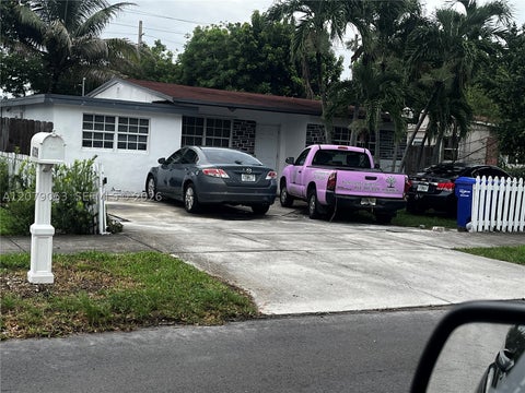 Photo of 6125 Dawson St, Hollywood, FL 33023 (MLS # A12079053)
