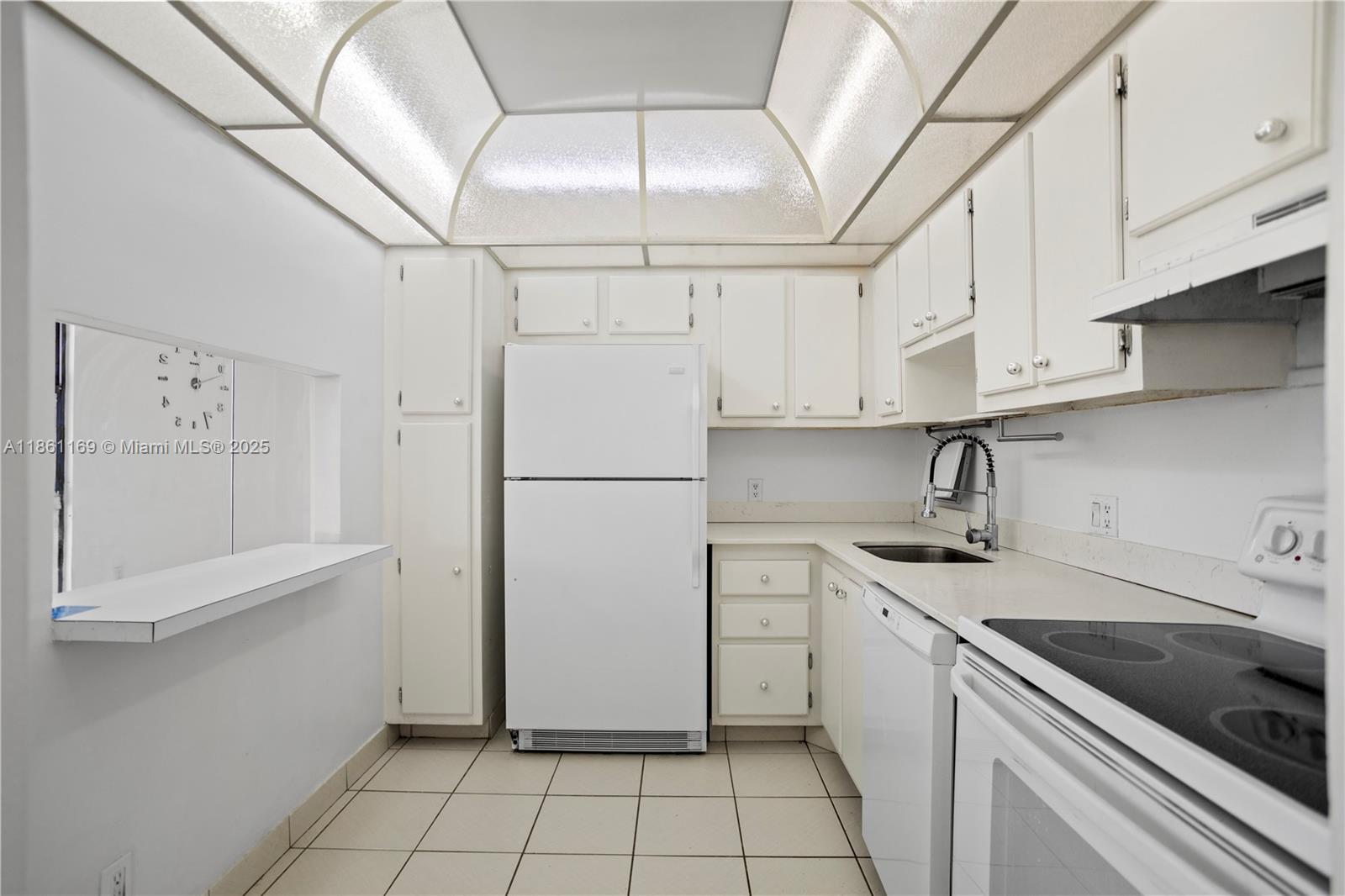 20335 W Country Club Dr 901