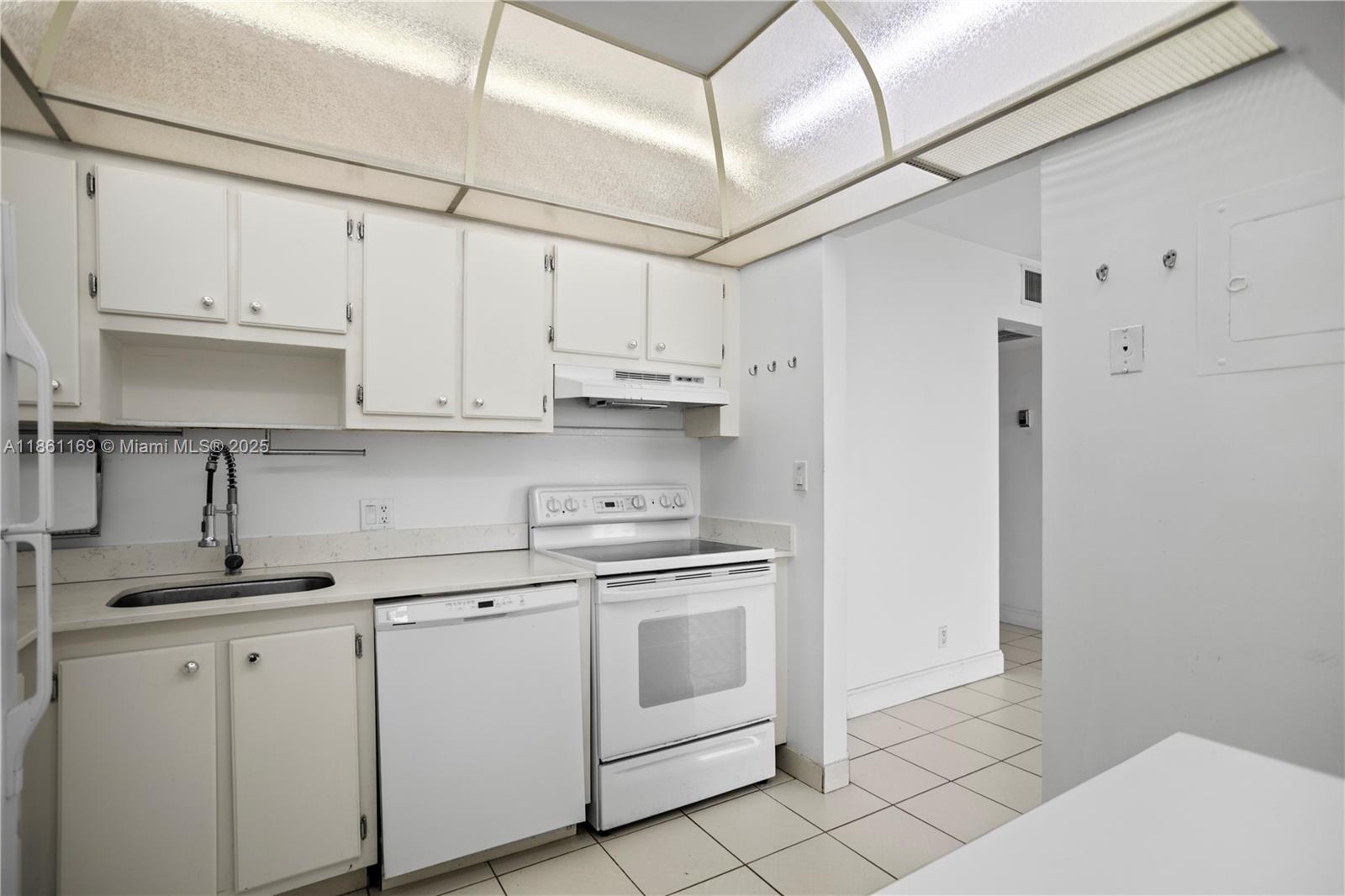 20335 W Country Club Dr 901