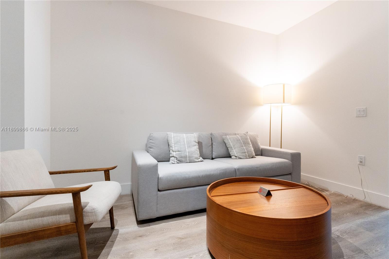 SMART BRICKELL - Residential