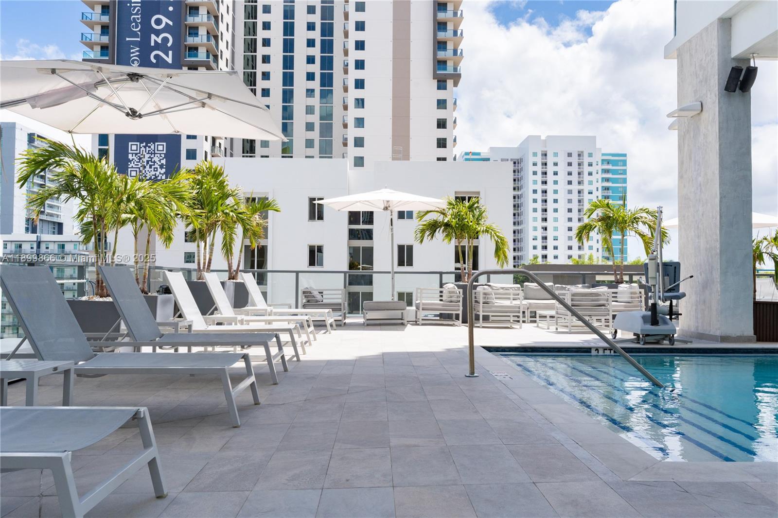SMART BRICKELL - Residential
