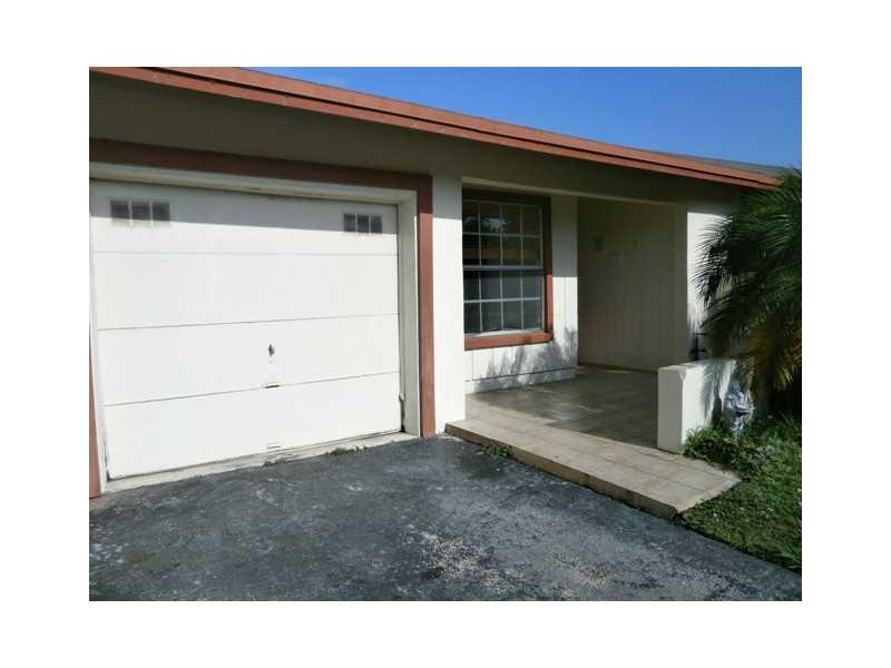 Move-in ready corporate-owned single family home. This home is spacious with tile throughout & large Florida room can be used as den or office. Home is bright and airy and has lots of light. There is an open kitchen w/snack counter and washer and dryer in the one-car garage. This home has been professionally cleaned and freshly painted. Centrally located minutes from the turnpike and 441. This is a lovely community for all ages, great for walking & biking. community pool, clubhouse, tennis court