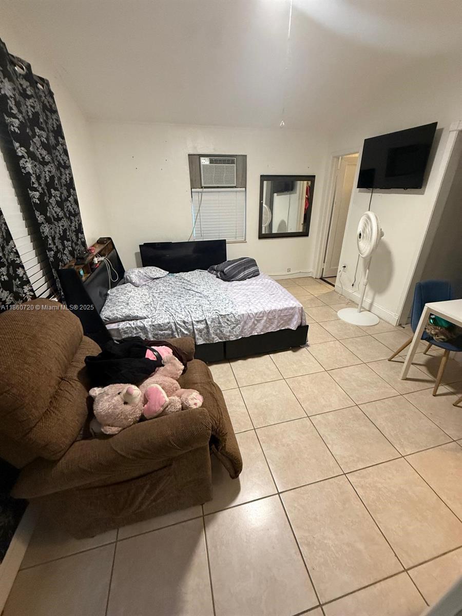 633 Mokena Dr 1