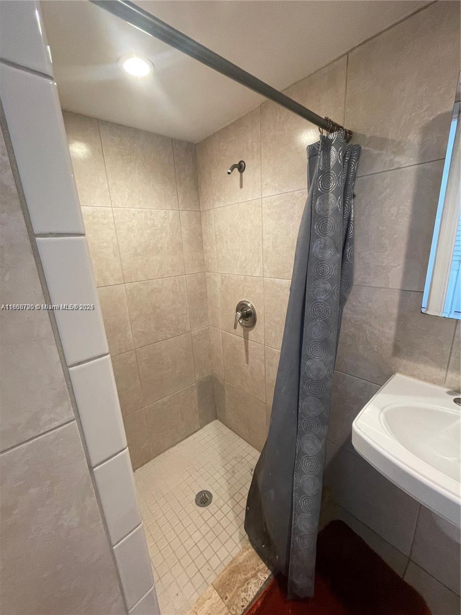 REV PL SEC 2 CC ESTATES - Residential Lease