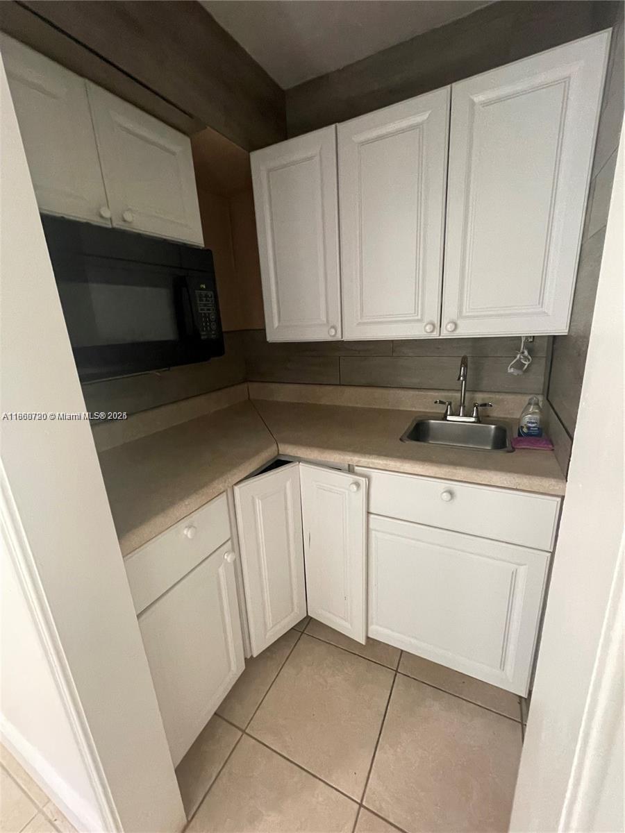 633 Mokena Dr 1