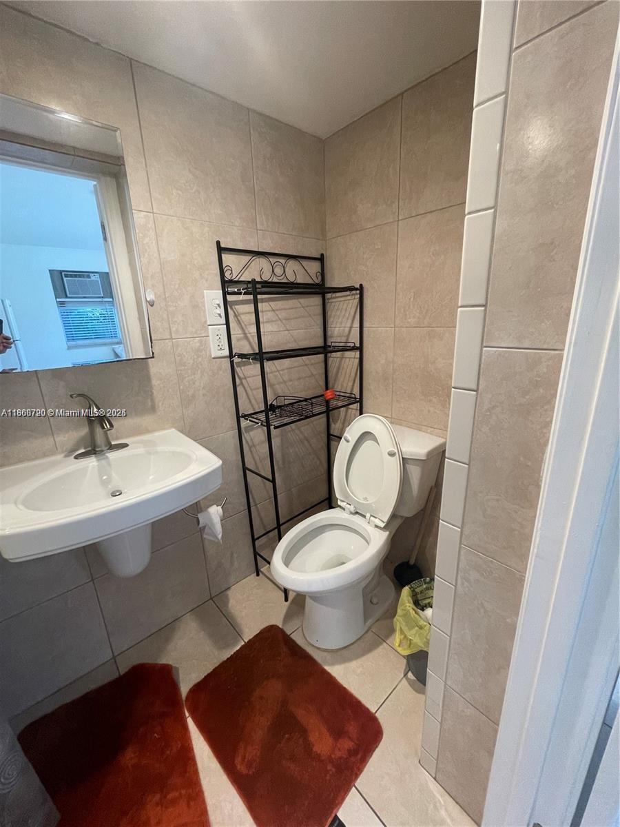 633 Mokena Dr 1