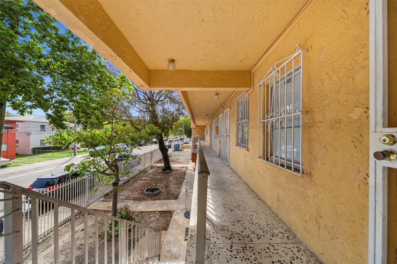 FIFTH AVENUE CONDO - Residential