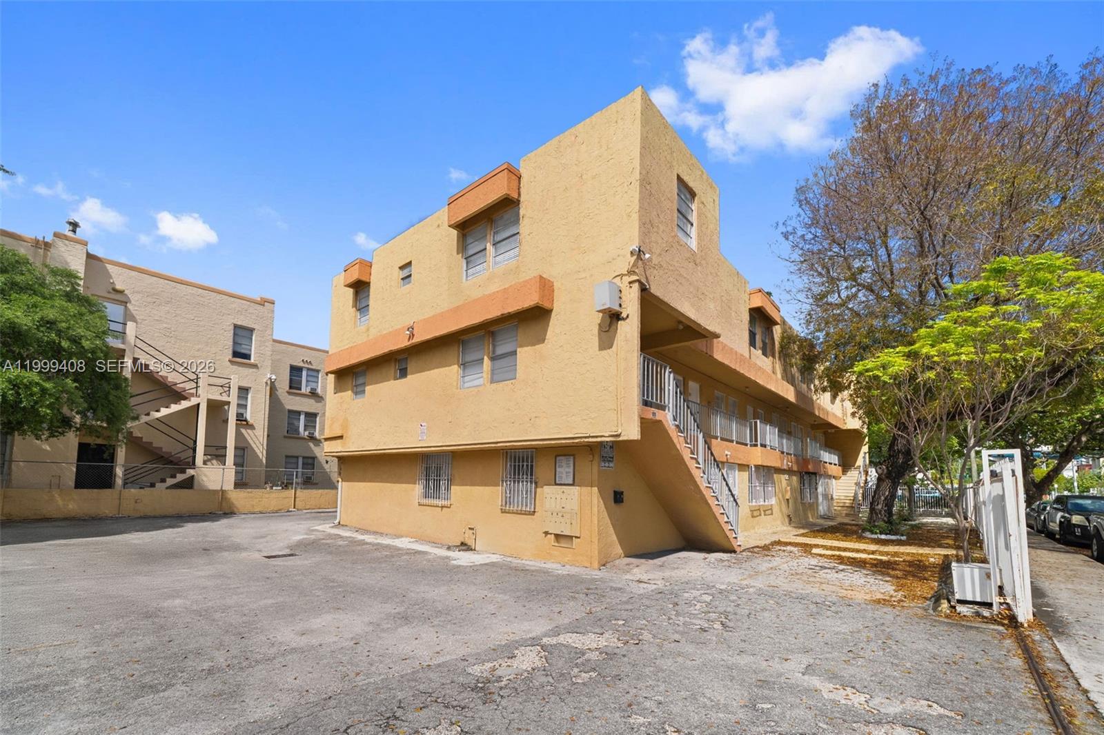 FIFTH AVENUE CONDO - Residential