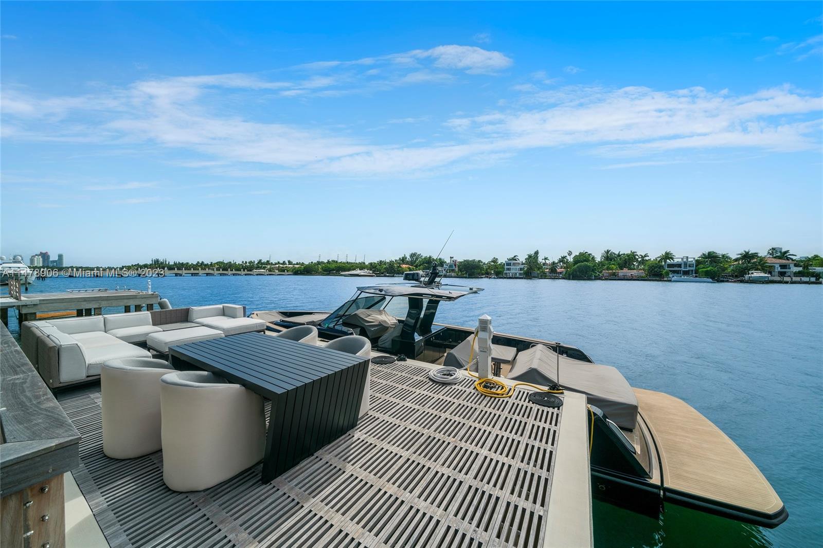 HIBISCUS ISLAND - Residential