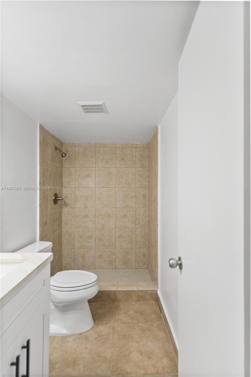 SNAPPER CREEK TOWNHOUSES - Residential