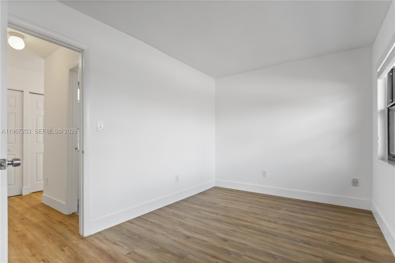 SNAPPER CREEK TOWNHOUSES - Residential