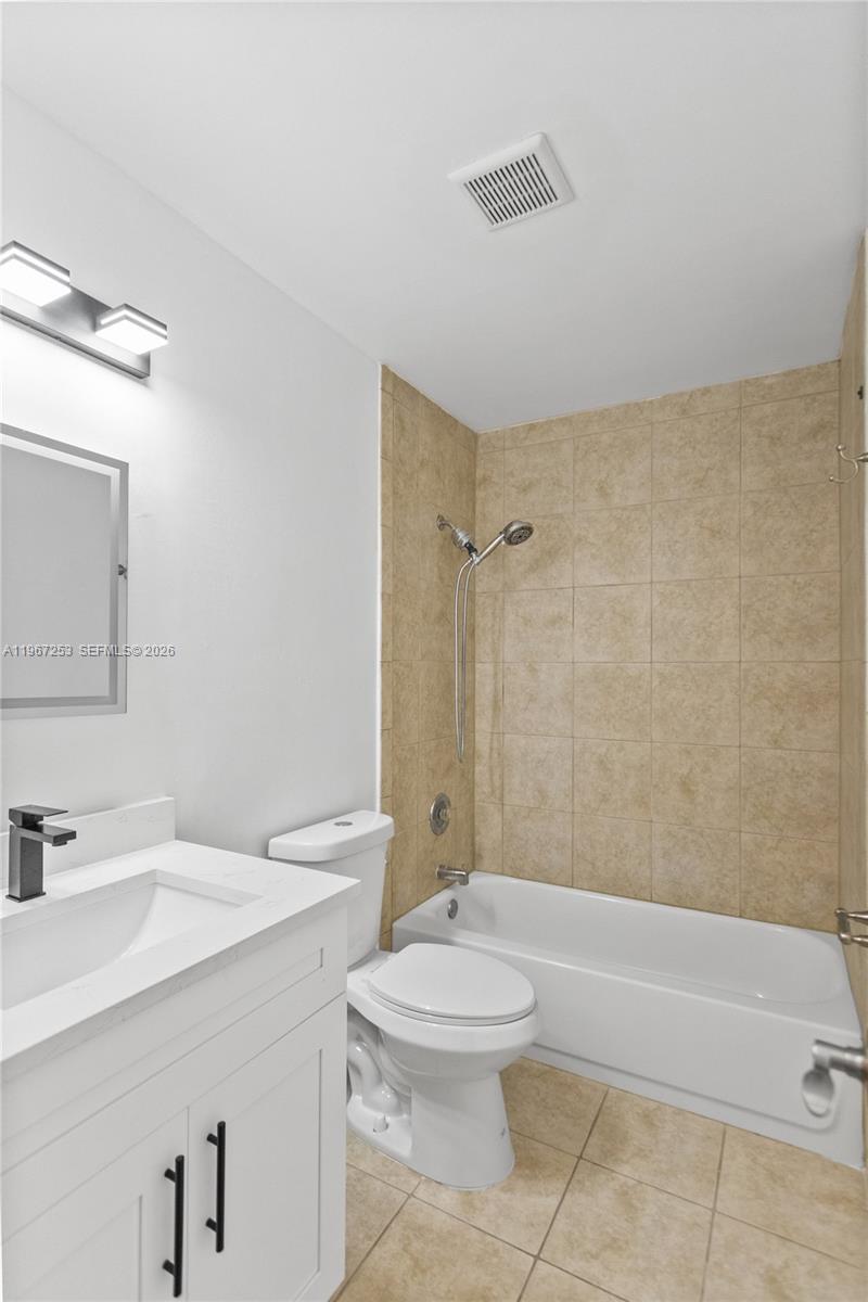 SNAPPER CREEK TOWNHOUSES - Residential